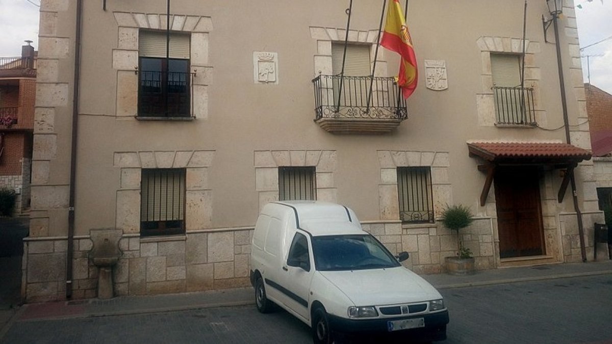 Casa consistorial de Castrillo de la Vega. RASTROJO