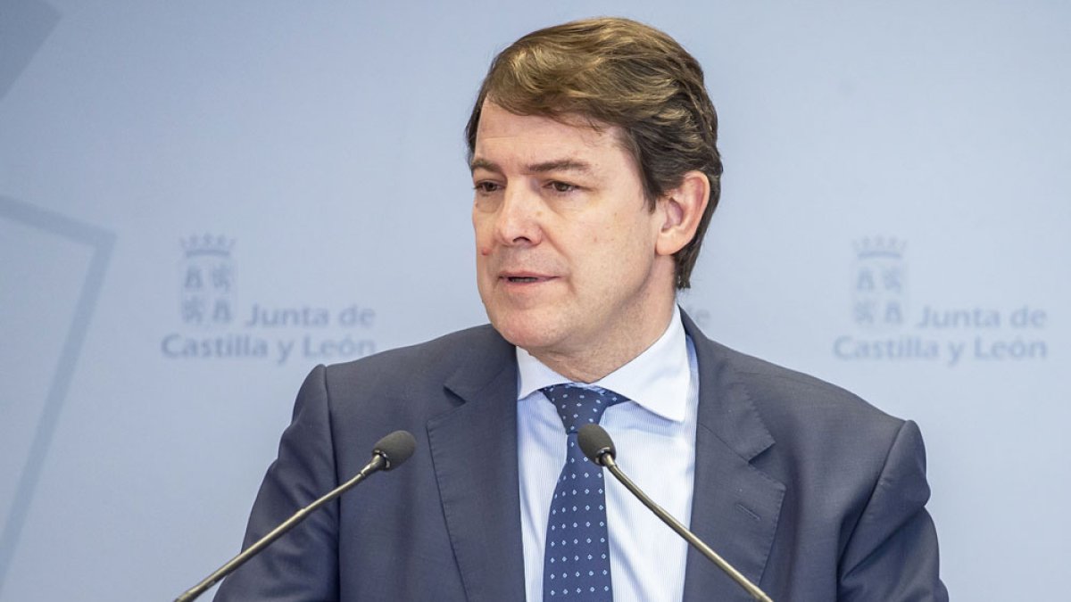 Mañueco se compromete a reforzar el «peso industrial» de los polígonos. / SANTI OTERO