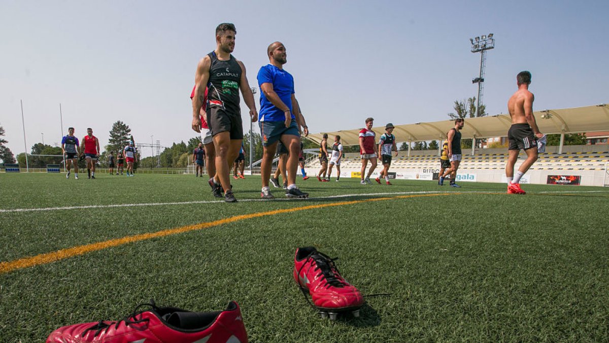 La plantilla del Recoletas Burgos Universidad de Burgos, ayer en San Amaro durante el primer entrenamiento de la pretemporada. TOMÁS ALONSO