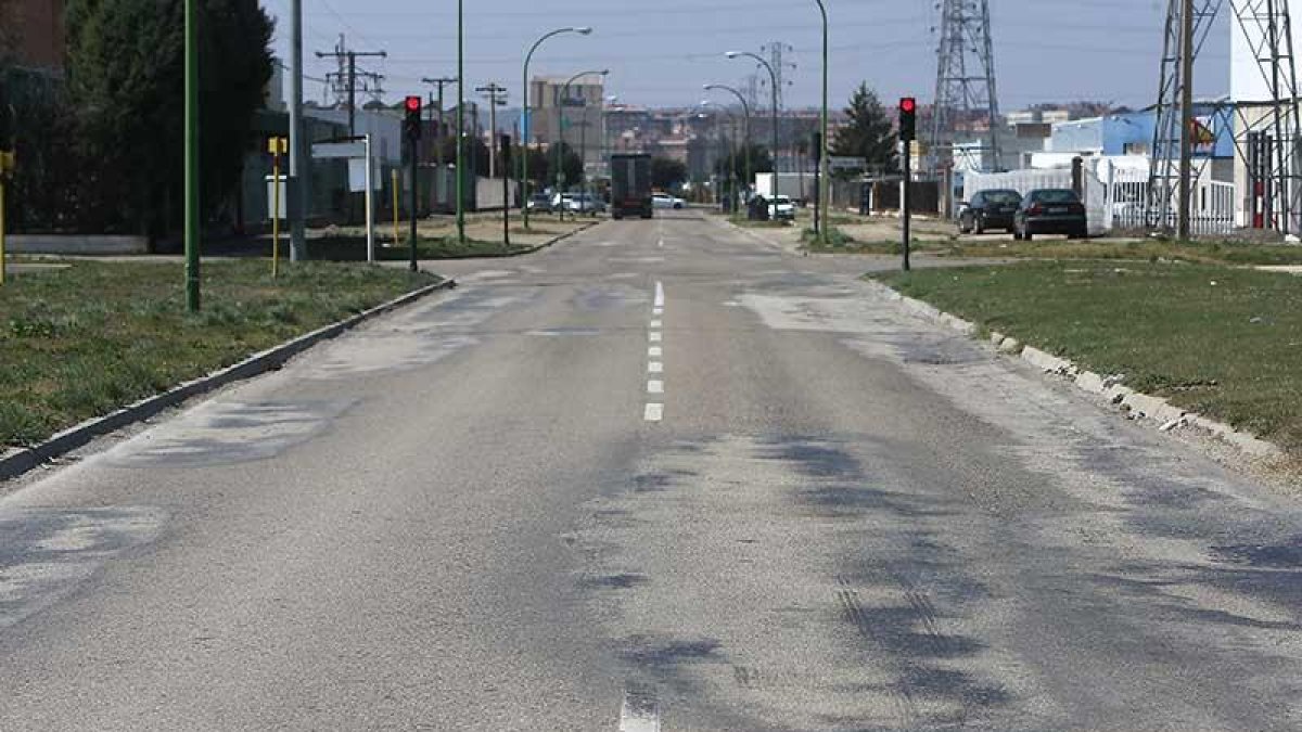 Estado de la calle La Ribera, en el polígono Burgos Este, de la capital burgalesa.