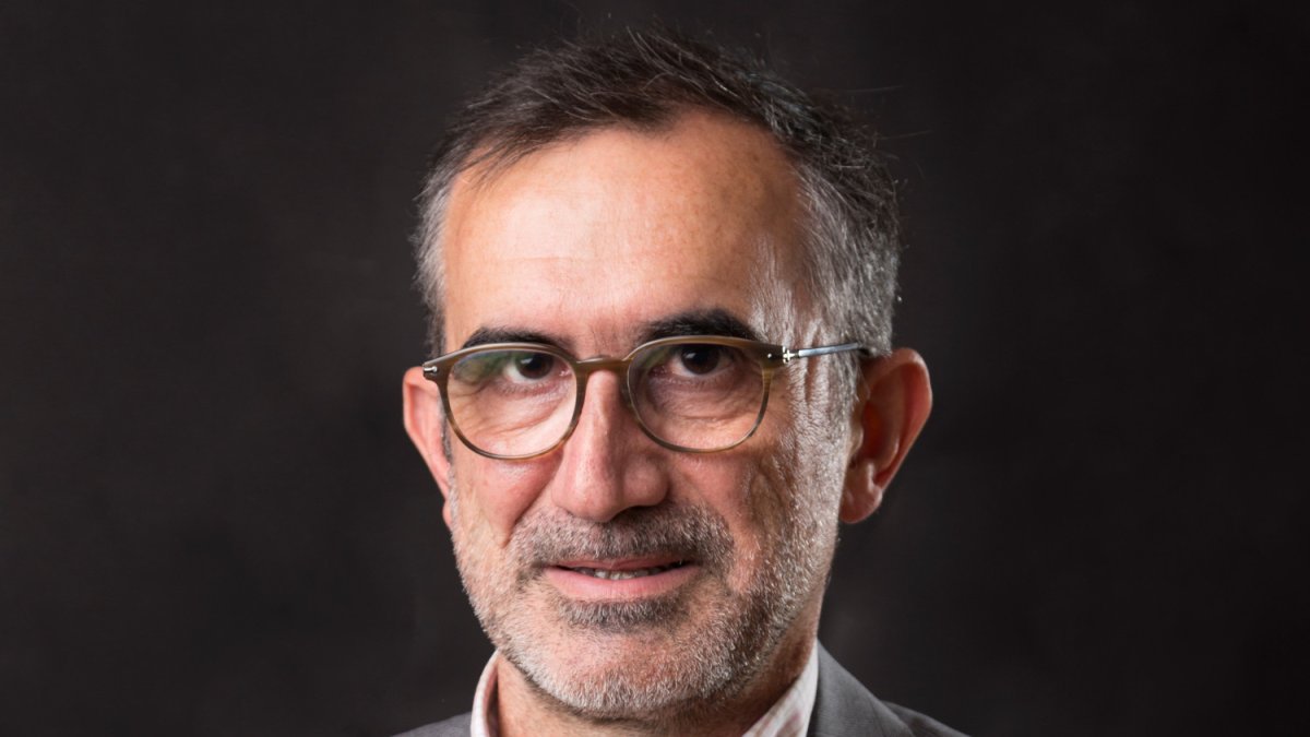 Carlos Larrinaga es el tercer candidato a rector de la Universidad de Burgos. ECB