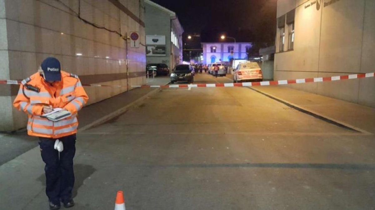 Zona acordonada tras el tiroteo en Zurich.-
