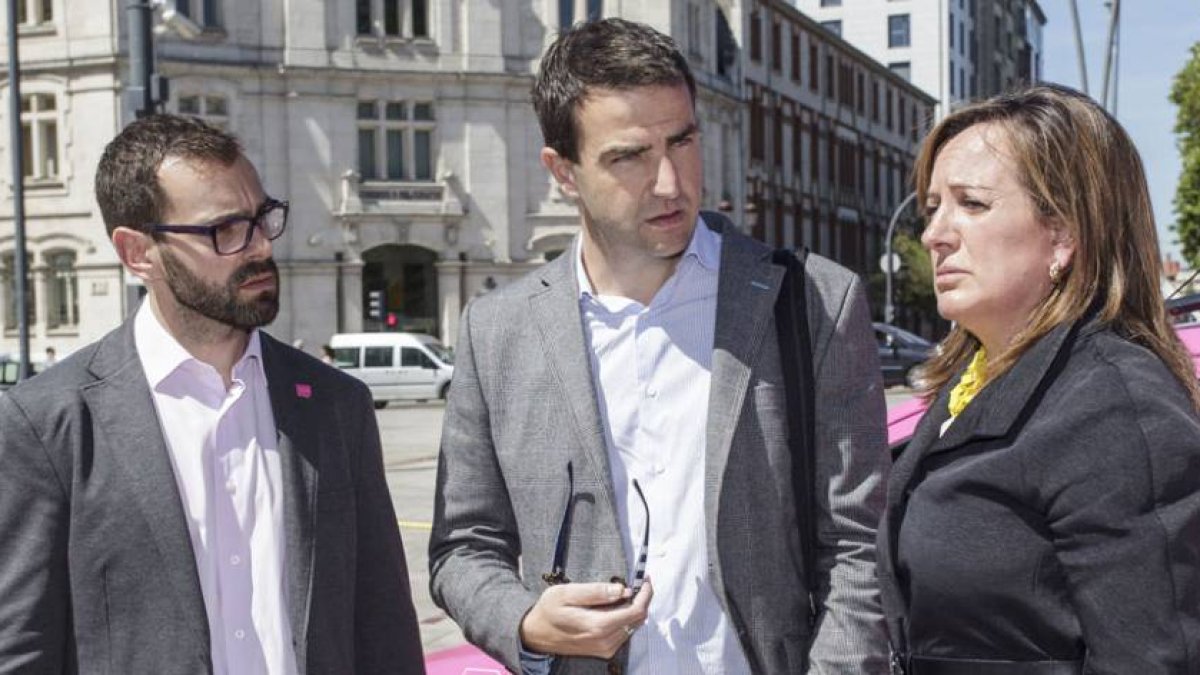 Sergio Carpio (i), Gorka Maneiro y Rosario Pérez Pardo.-SANTI OTERO
