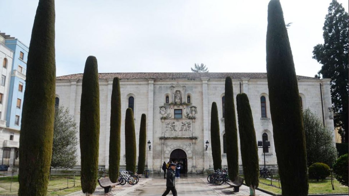 Imagen de la fachada principal del instituto.-ICAL