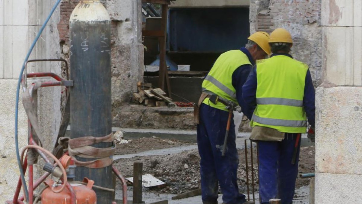 Algunas empresas contratan seguros colectivos cuyos beneficiarios son sus trabajadores cuando se jubilan.-RAÚL G. OCHOA
