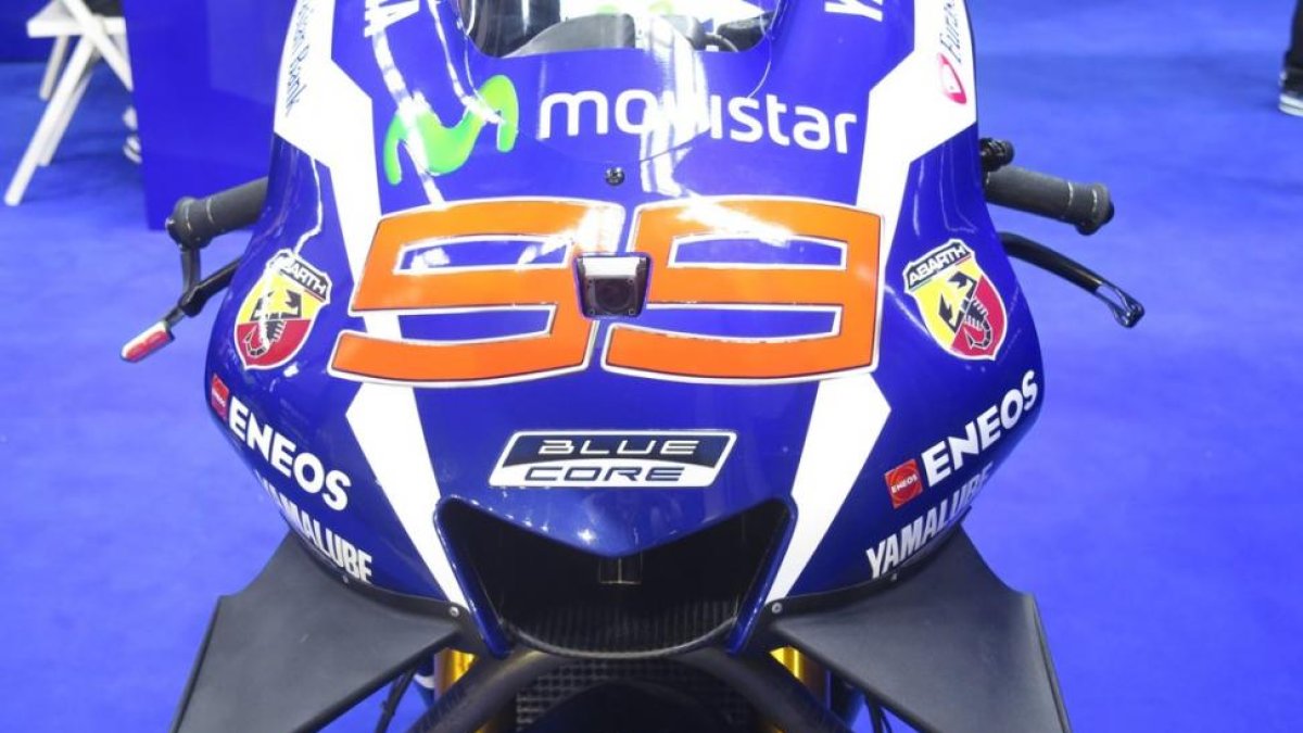 Las inmensas aletas de la Yamaha M1 del mallorquín Jorge Lorenzo.-EMILIO PÉREZ DE ROZAS