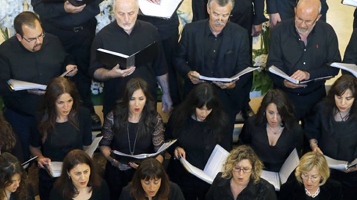 El Coro Universitario participará en la Navidad musical.-Raúl Ochoa