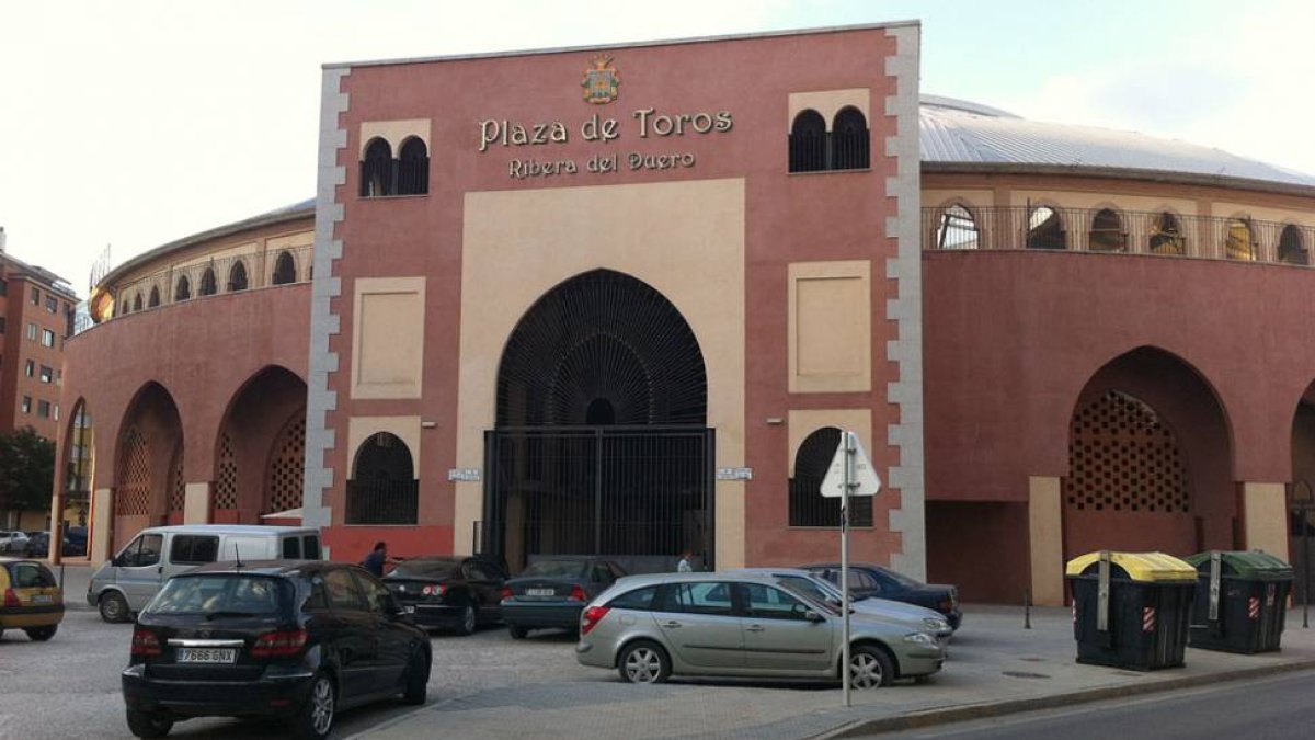 Entienden que detrás de la licencia de la plaza de toros, puede haber una presunta trama de corrupción.-L. V.