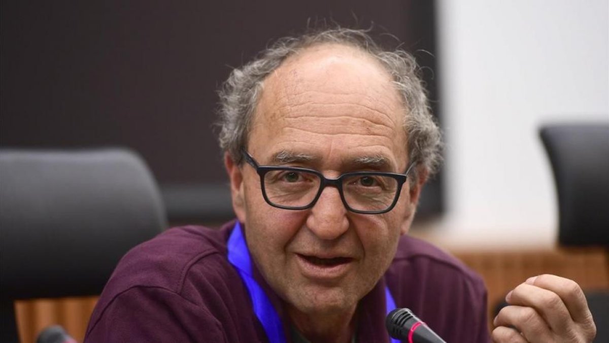 El escritor turco Dogan Akhanli durante su rueda de prensa en Madrid.-AFP / PIERRE-PHILIPPE MARCOU