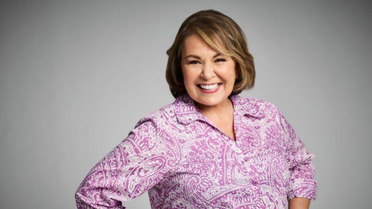 La actriz Roseanne Barr, en una imagen promocional de la nueva etapa de la telecomedia Roseanne.-EL PERIÓDICO
