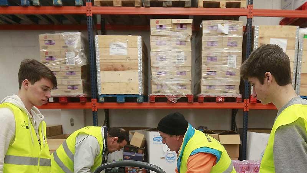 Voluntarios del Banco de Alimentos-RAÚL G. OCHOA