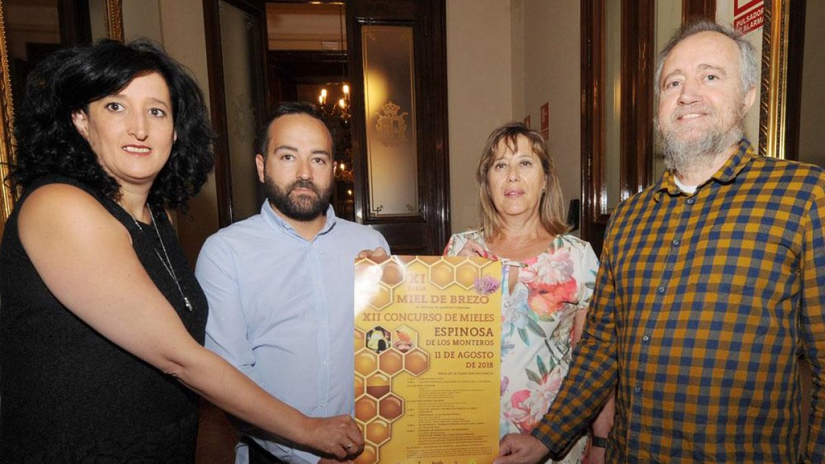 Espinosa no duda en presumir de esta tradicional labor, que tendrá una nueva cita este sábado en la localidad.-I. L.M.