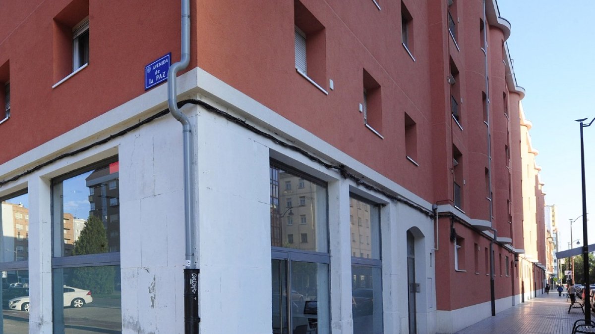 Se empieza a comercializar un primer paquete de pisos y locales desocupados. I. L. M.