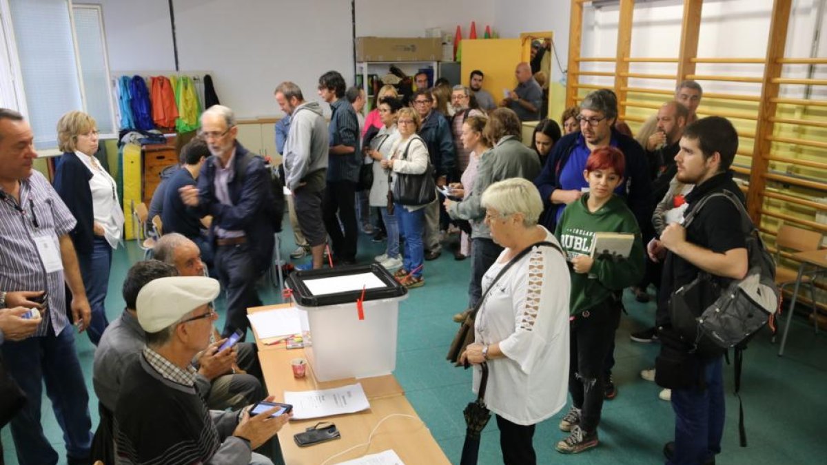 El interior de un colegio electoral en Badalona el 1-O.-ACN