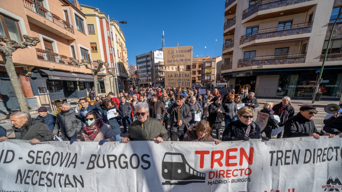 Manifestación de la Plataforma por el Directo contra el desmantelamiento de las vías. ICAL