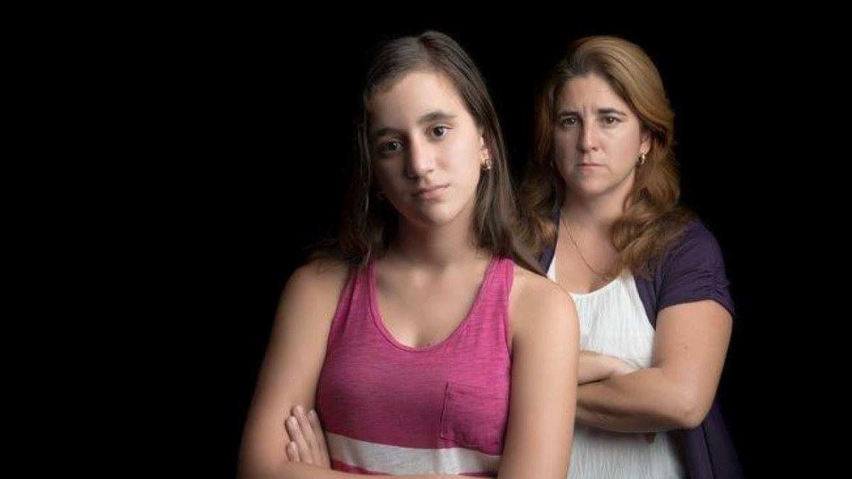 Una adolescente enfadada con su madre.-123RF