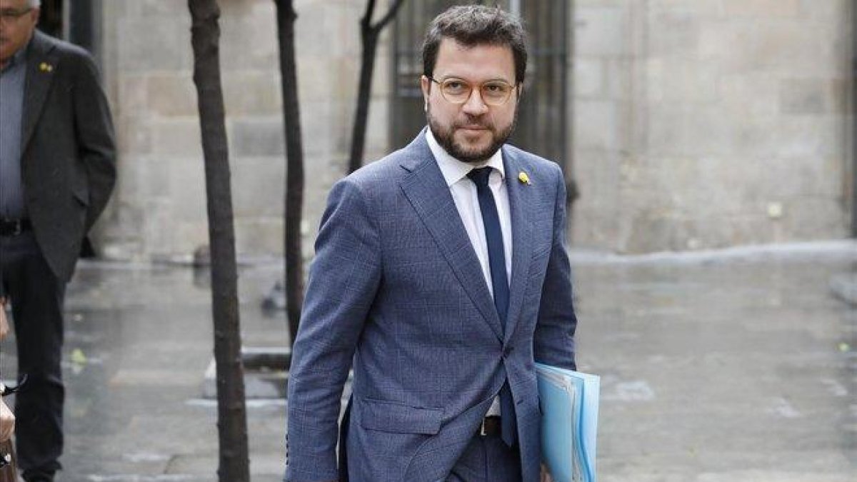 El vicepresident de la Generalitat,  Pere Aragonès antes de la reunión del Gobierno-FERRAN NADEU