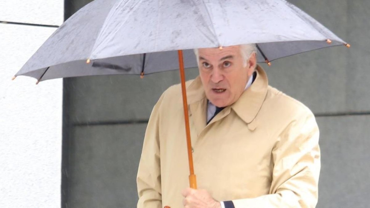 Luis Bárcenas a la entrada de la Audiencia Nacional-DAVID CASTRO