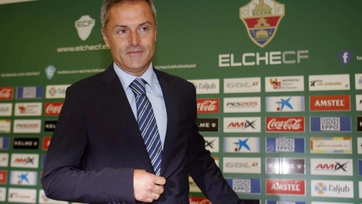 Fran Escribá, nuevo entrenador del Villarreal, durante su etapa como técnico del Elche.-EFE / MORELL