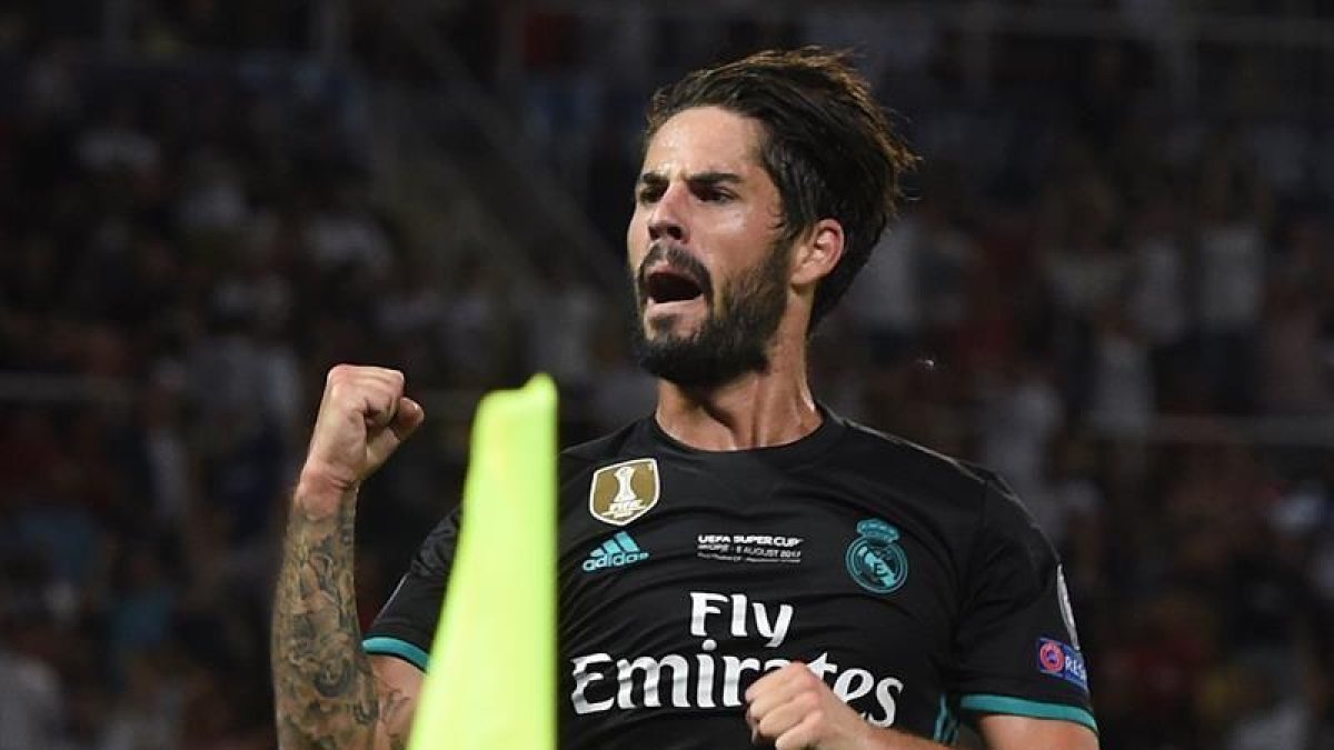 Isco del Real Madrid celebra luego de anotar un gol contra Manchester United hoy-EFE