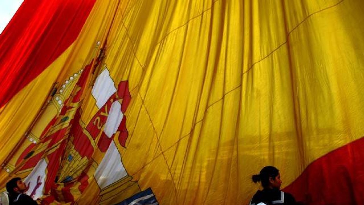 Imagen del día de la Constitucion 2012 en la plaza de Colón de Madrid.-AGUSTÍN CATALÁN