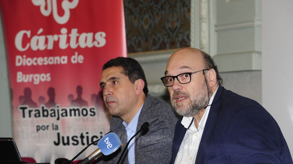 Cáritas desmiente el tópico sobre ayudas e inmigración. / ISRAEL L. MURILLO