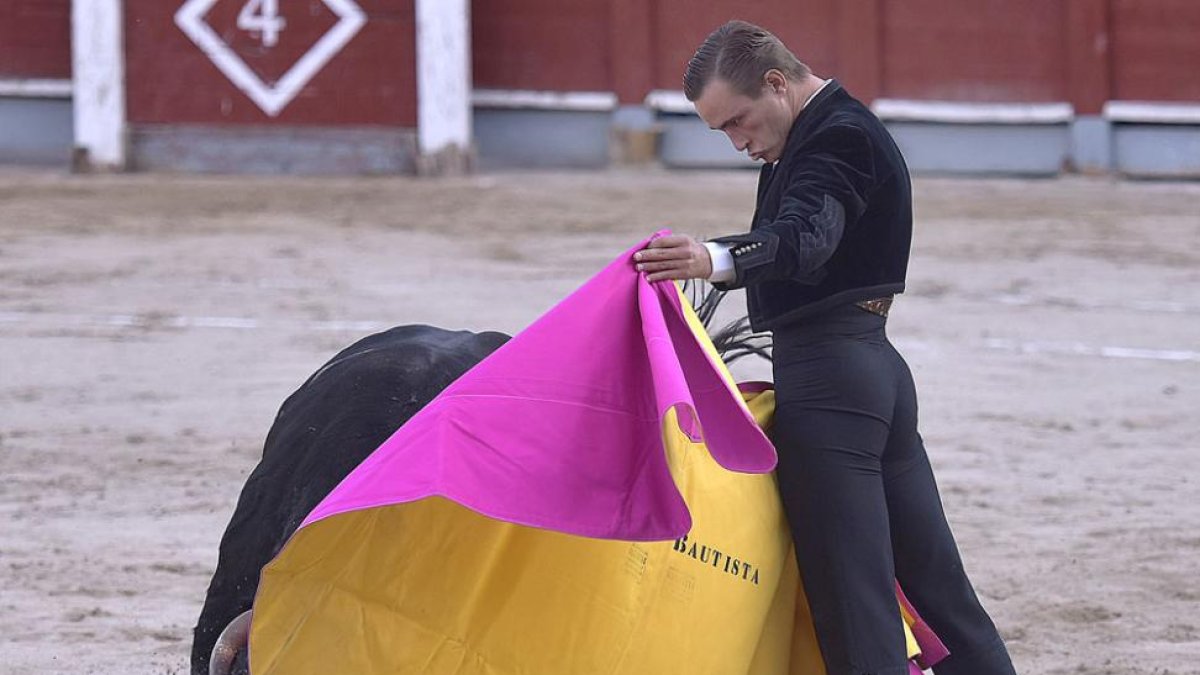 El francés Juan Bautista frente al tercer novillo de Bañuelos en Chinchón.-ECB