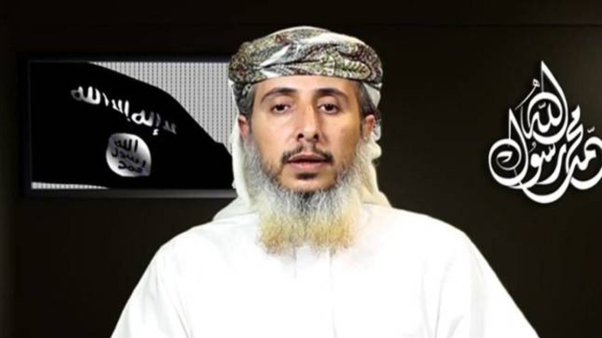 Nasser bin Ali al-Ansi, el veterano de Al-Qaeda, responsabilizando al grupo terrorista de los ataques a Charlie Hebdo.-Foto: AFP / GETTY IMAGES