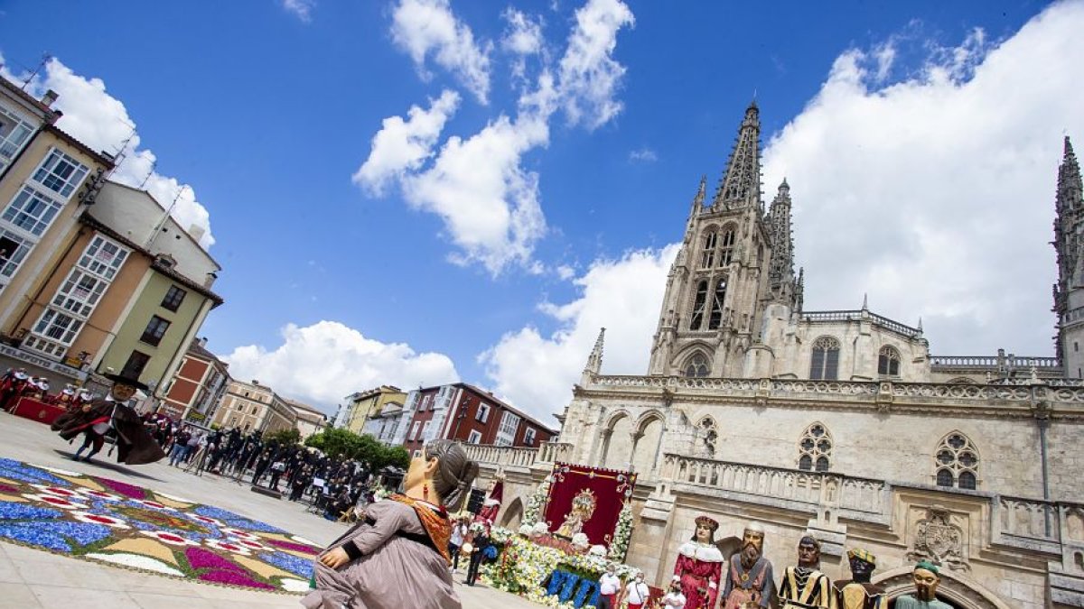 Los actos de San Pedro estuvieron muy limitados para evitar la propagación del coronavirus. FOTOS SANTI OTERO