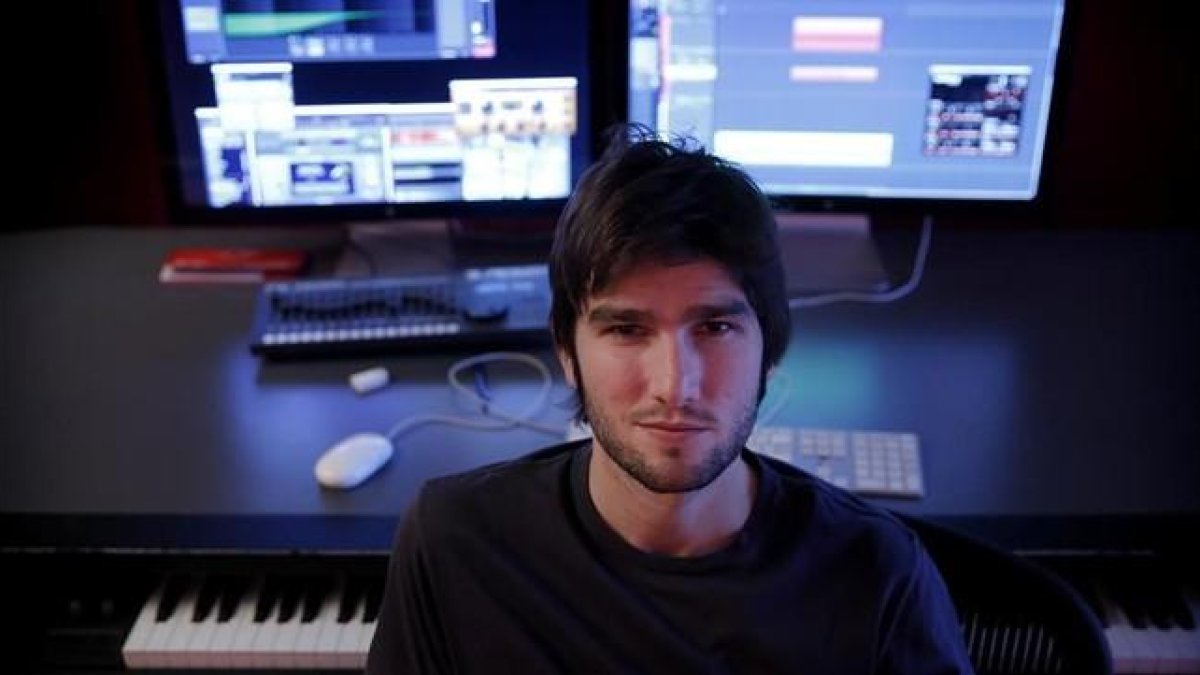 El compositor Lucas Vidal, fotografiado este semana en su estudio de Madrid.-JOSE LUIS ROCA