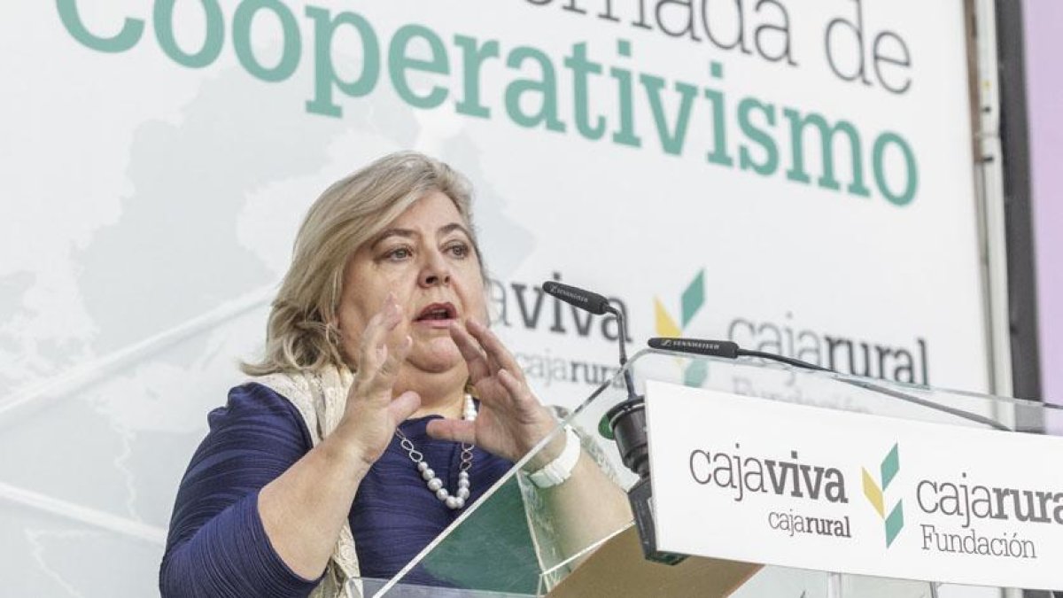 Un momento de la conferencia ofrecida por Aguilera ayer en Burgos, en la que explicó algunos de los pasos dados hasta ahora en la negociación de la nueva PAC.-S. O.