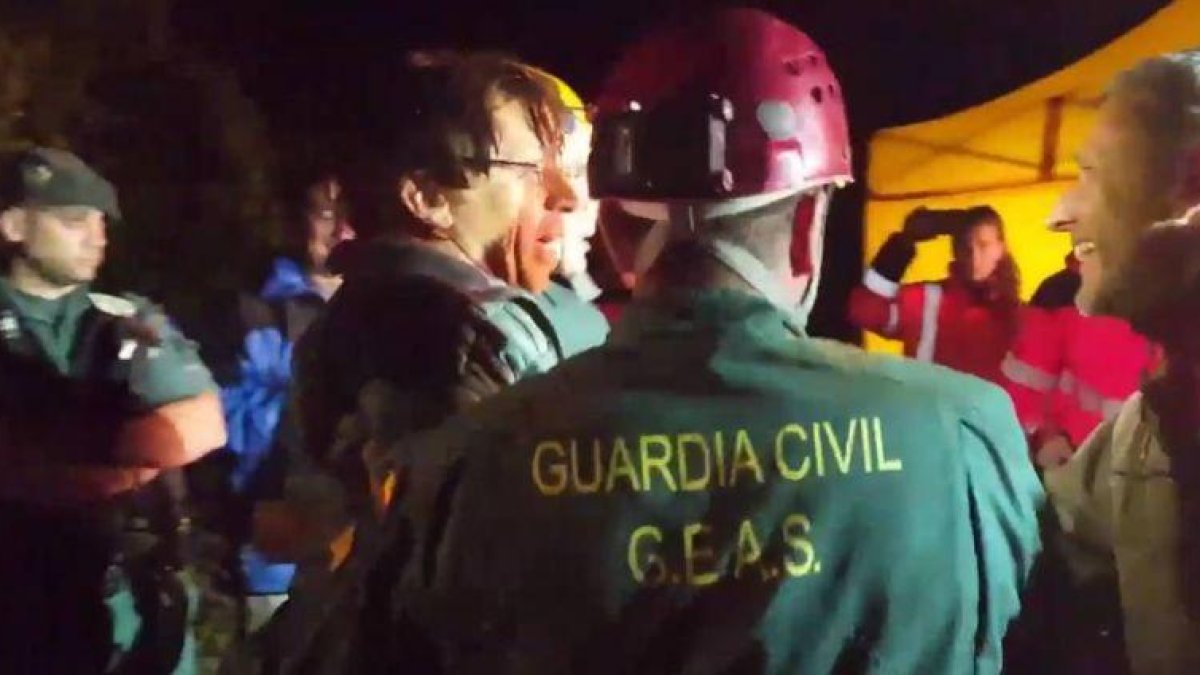 Xisco Gracia fue localizado en una gruta en donde consiguió el oxigeno suficiente para respirar.-