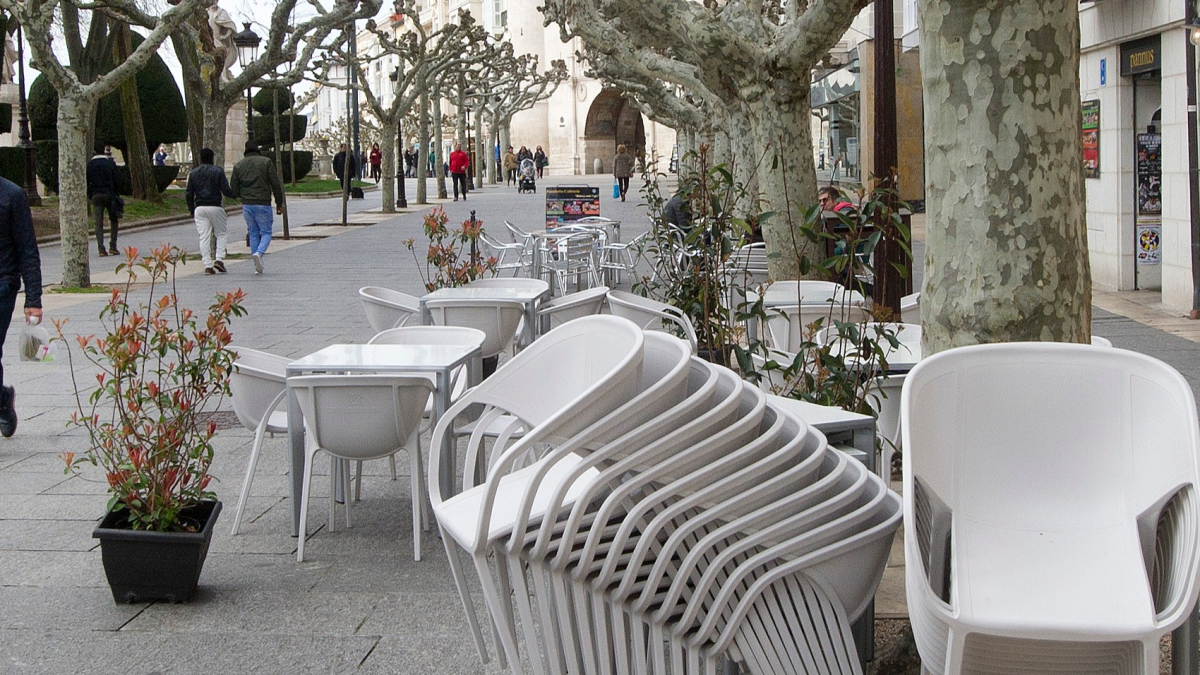 Imagen de una terraza de un bar recogida. R. OCHOA