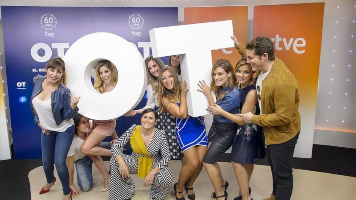 Algunos 'triunfitos' de la primera edición de 'Operación Triunfo', durante el acto de presentación de 'OT: El reencuentro'.-TVE
