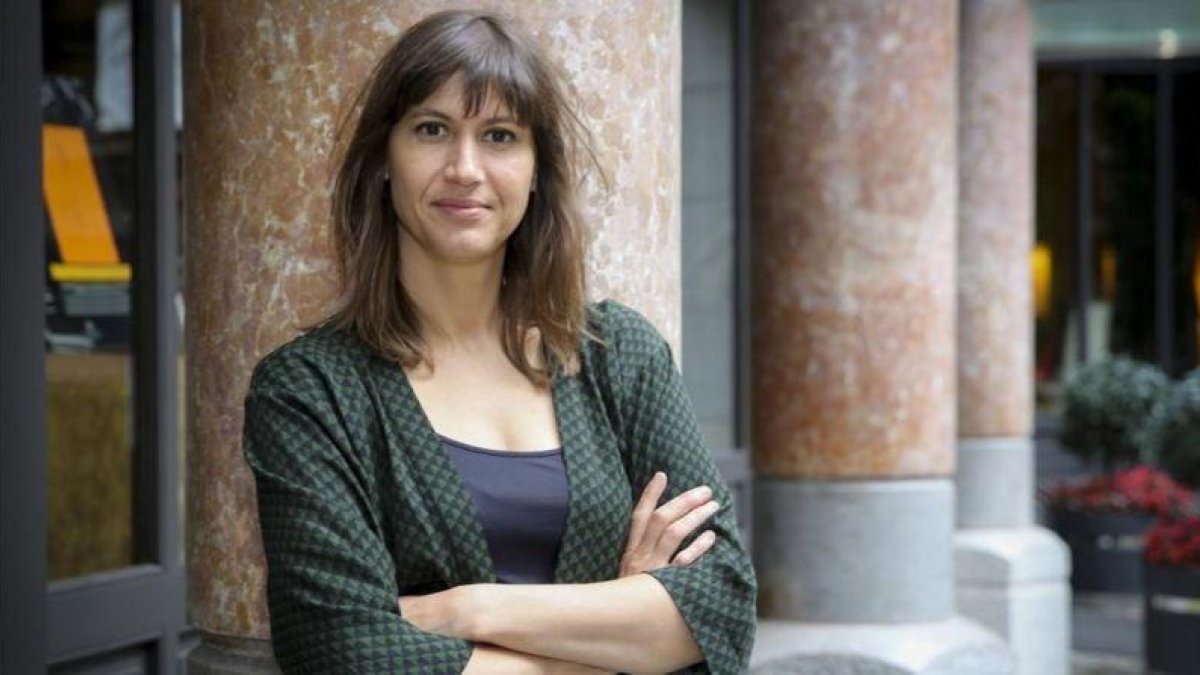 Entrevista con Sandrine Morel, la periodista de Le Monde que ha escrito el libro En el huracan catalán.-JOSEP GARCIA