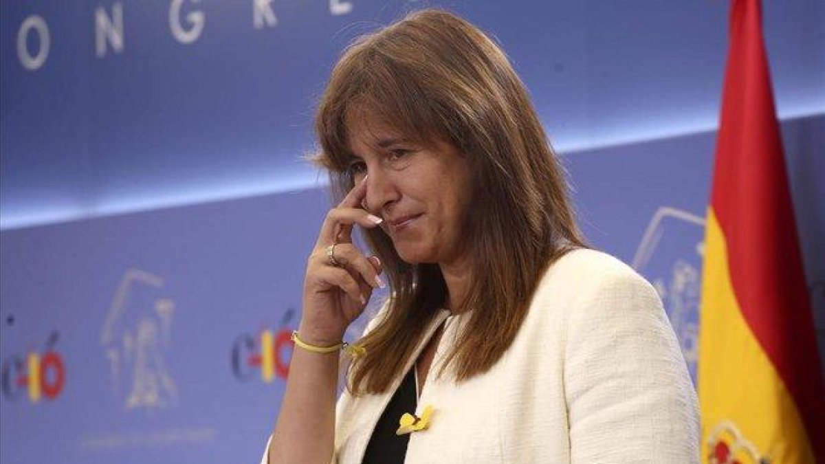 La portavoz de JxCat, Laura Borràs, durante una rueda de prensa en el Congreso.-DAVID CASTRO