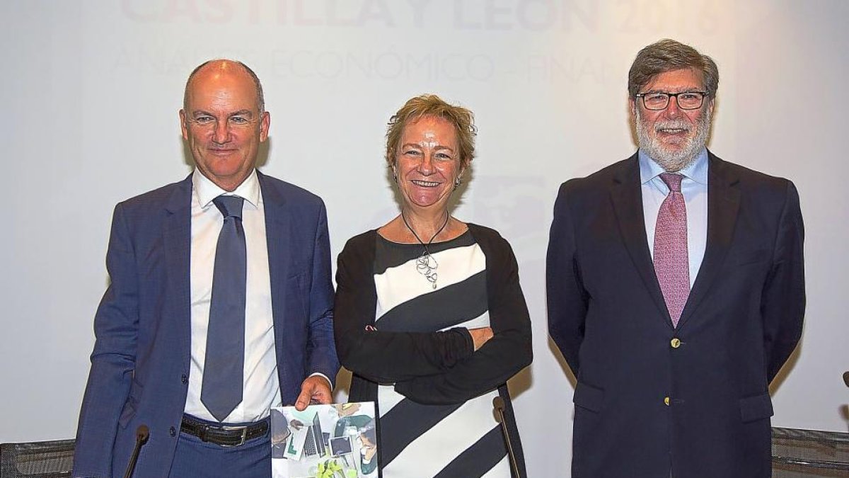 Muñoz, Lombardero y Aparicio en la presentación del estudio de EspañaDuero-J. M. LOSTAU