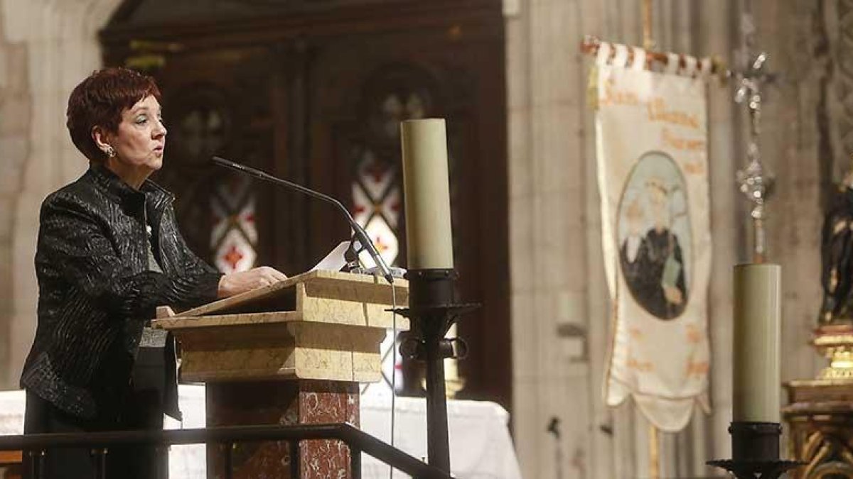Maribel Bringas durante la lectura del pregón.-RAÚL G. OCHOA