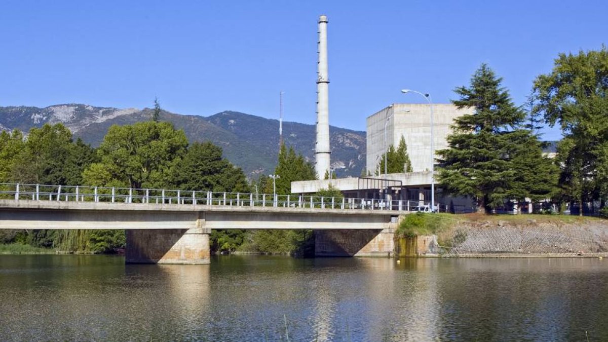 Vista panorámica de la central nuclear de Santa María de Garoña.-ISRAEL LÓPEZ MURILLO