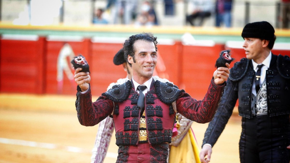 Morenito de Aranda cortó tres orejas en Estepona. ARJONA