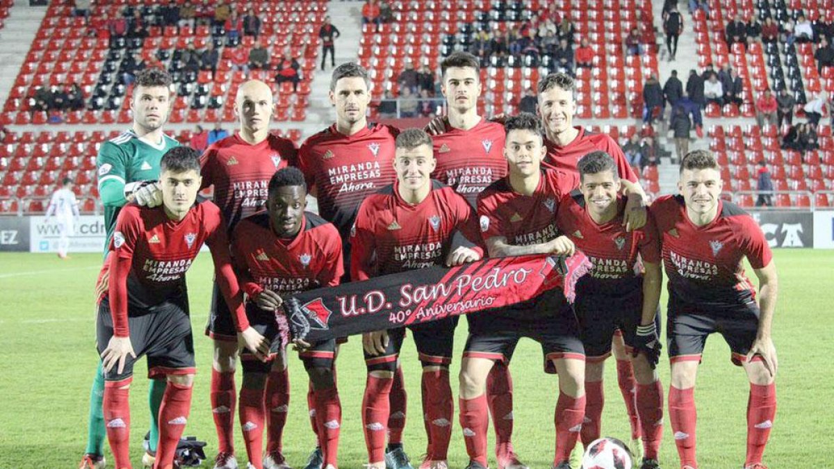 Once inicial con el que afrontó el choque de ayer el CD Mirandés.-@CDMIRANDES