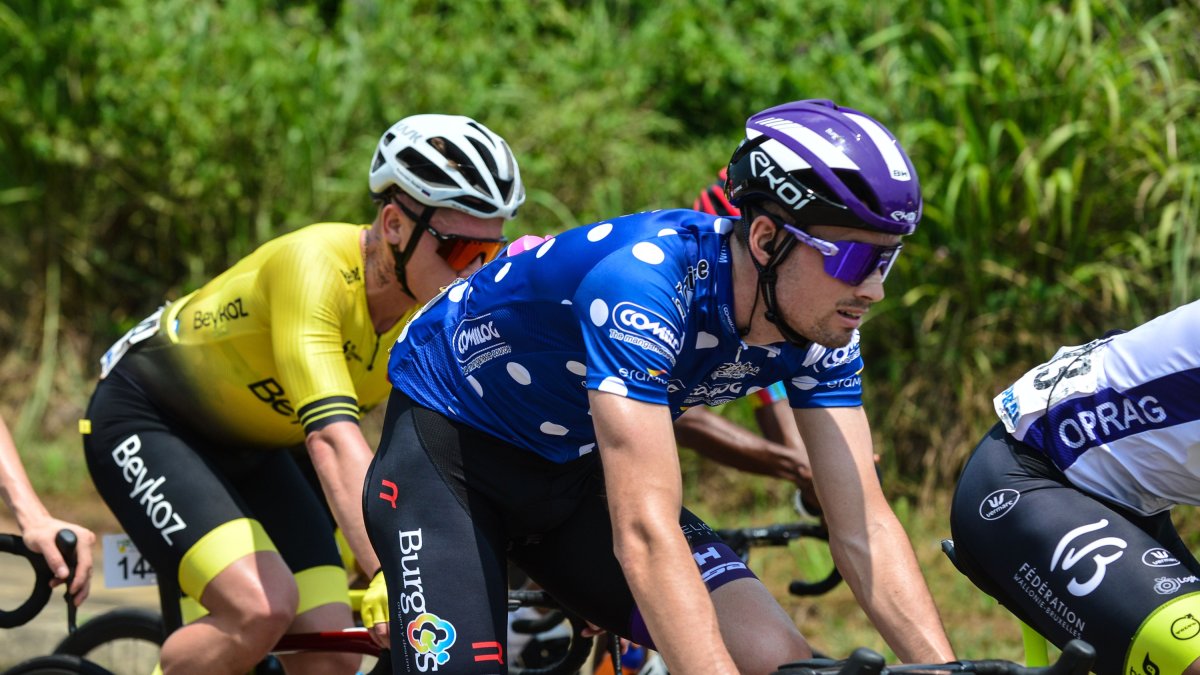 Cyril Barthe, líder de la clasificación de los sprints intermedios, durante la tercera etapa. BURGOS BH