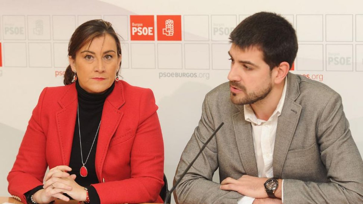 Ana Sánchez y David Jurado, durante la rueda de prensa de ayer.-ISRAEL L. MURILLO