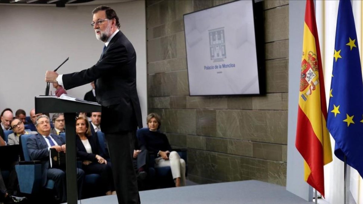 Declaración institucional de Mariano Rajoy tras la reunión extraordinaria del Consejo de ministros.-JUAN MANUEL PRATS