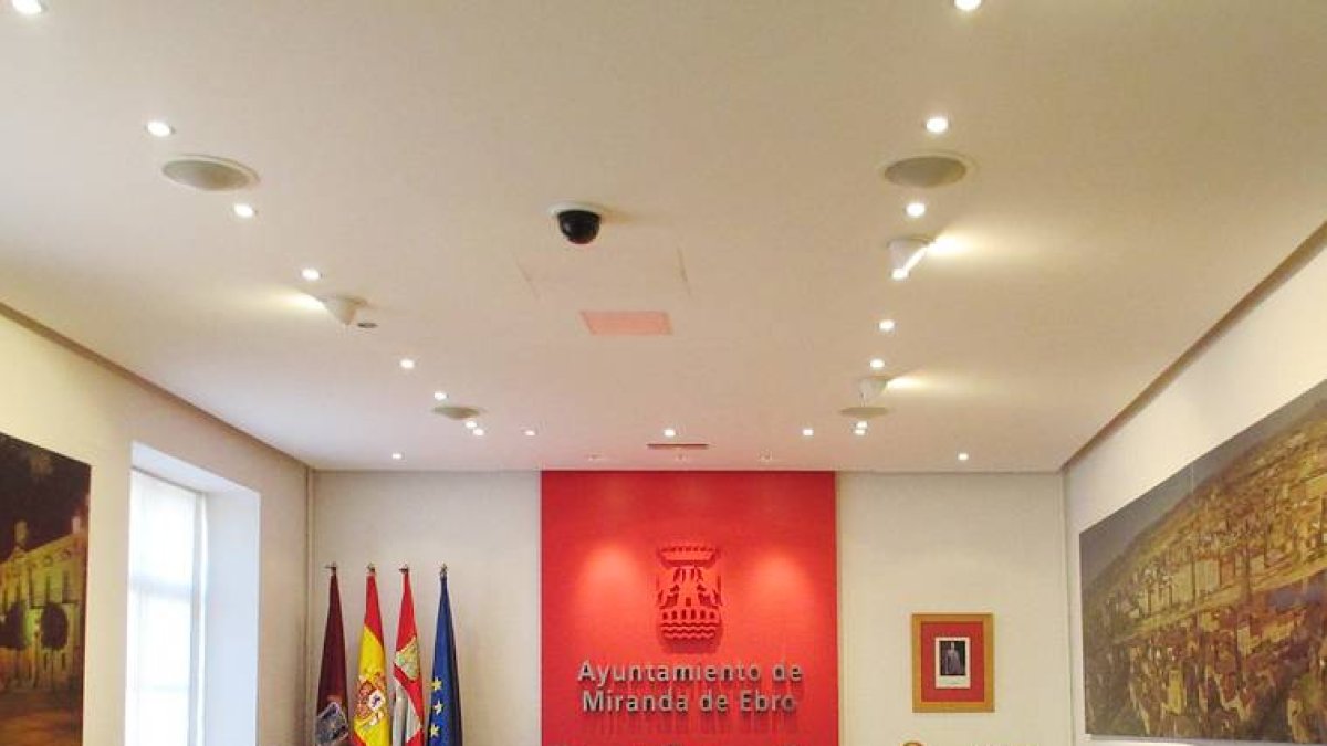 La sesión plenaria mirandesa de hoy comienza a las 12 horas-E. M.