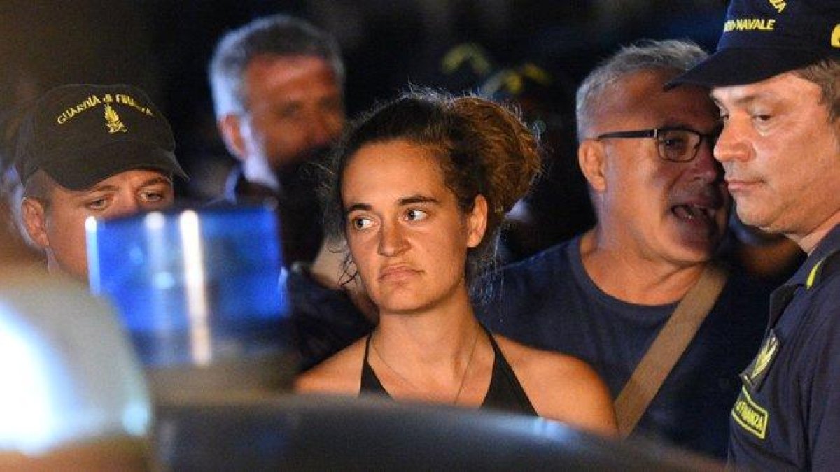 Carola Rackete, capitana del Sea Watch 3, detenida en Lampedusa.-X06551