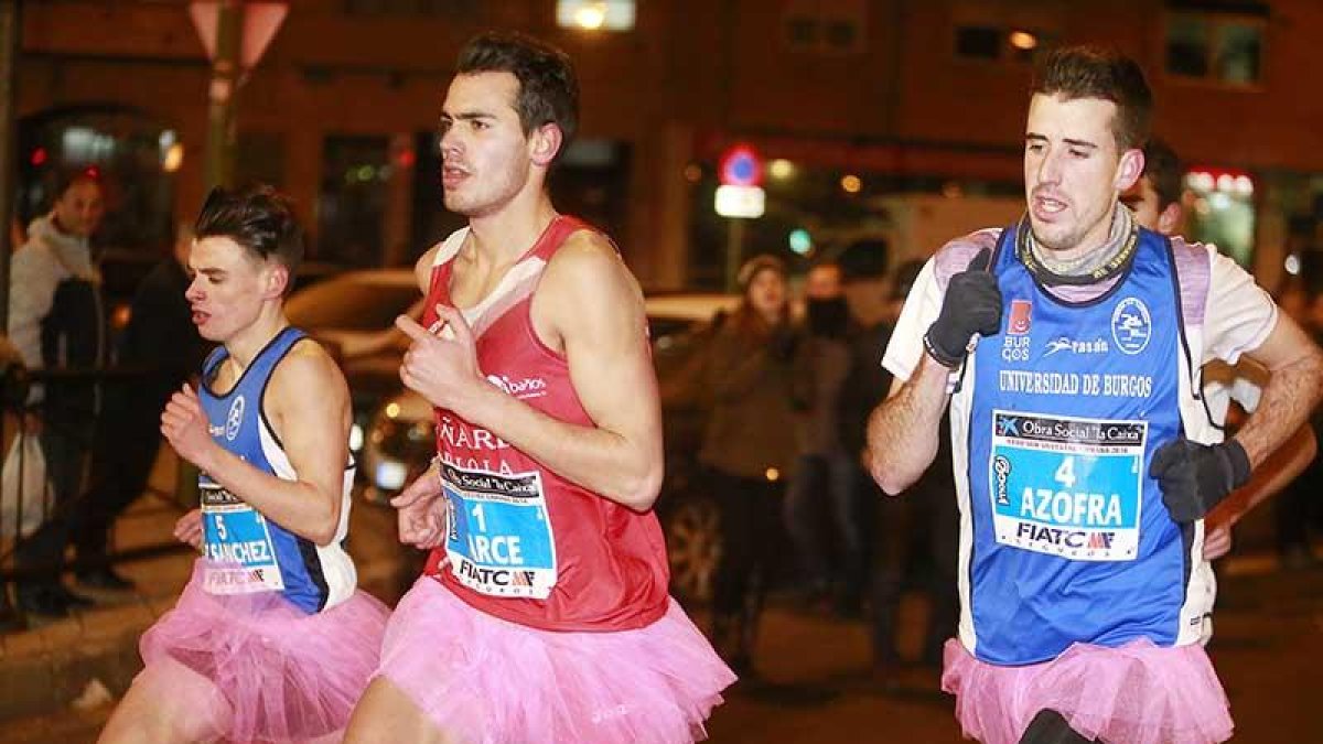 Más de 8.000 atletas participaron en la carrera absoluta de la San Silvestre de 2016-Raúl G. Ochoa