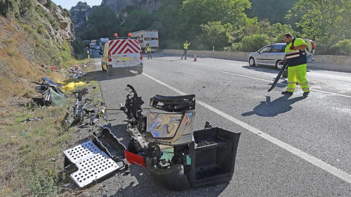 Imagen del lugar del accidente mortal de Pancorbo en la N-I en el que murieron cinco personas.-RAÚL G. OCHOA
