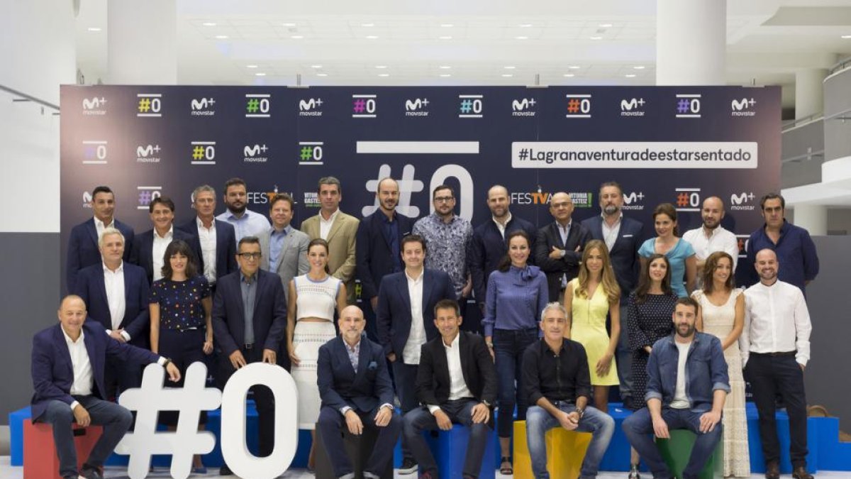 El equipo de profesionales del canal #0, de la plataforma de televisión de pago Movistar+, en la presentación oficial en el Festival de Televisión de Vitoria.-Enrique Cidoncha