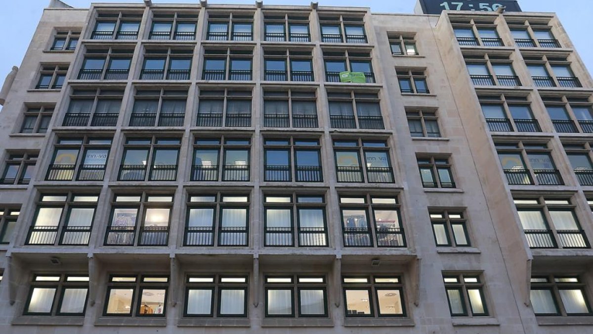 H&M lleva apenas tres años en su local de Burgos y tiene un contrato inicial de 25 años.-Raúl G. Ochoa